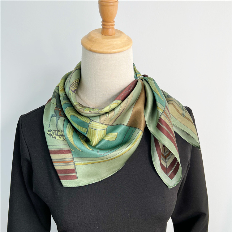 Small Mulberry Silk Scarf 65CM - Luxury Bags Green recension och pris