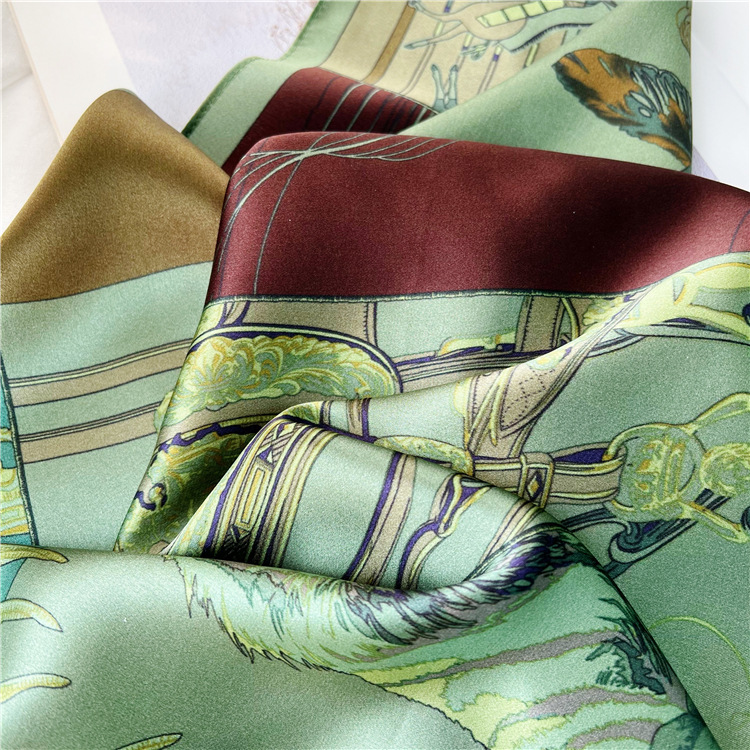 Small Mulberry Silk Scarf 65CM - Luxury Bags Green recension och pris