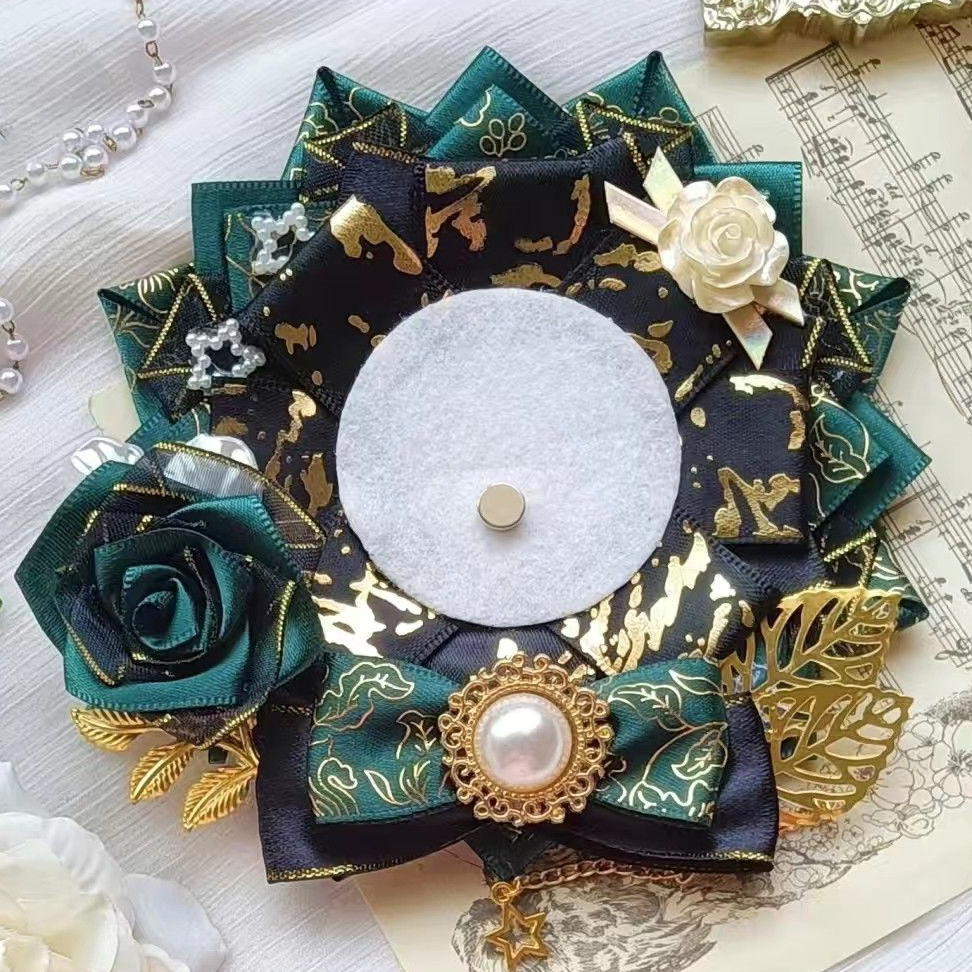 Green Ribbon Badge Rosette. Lu - Luxury Bags Green recension och pris